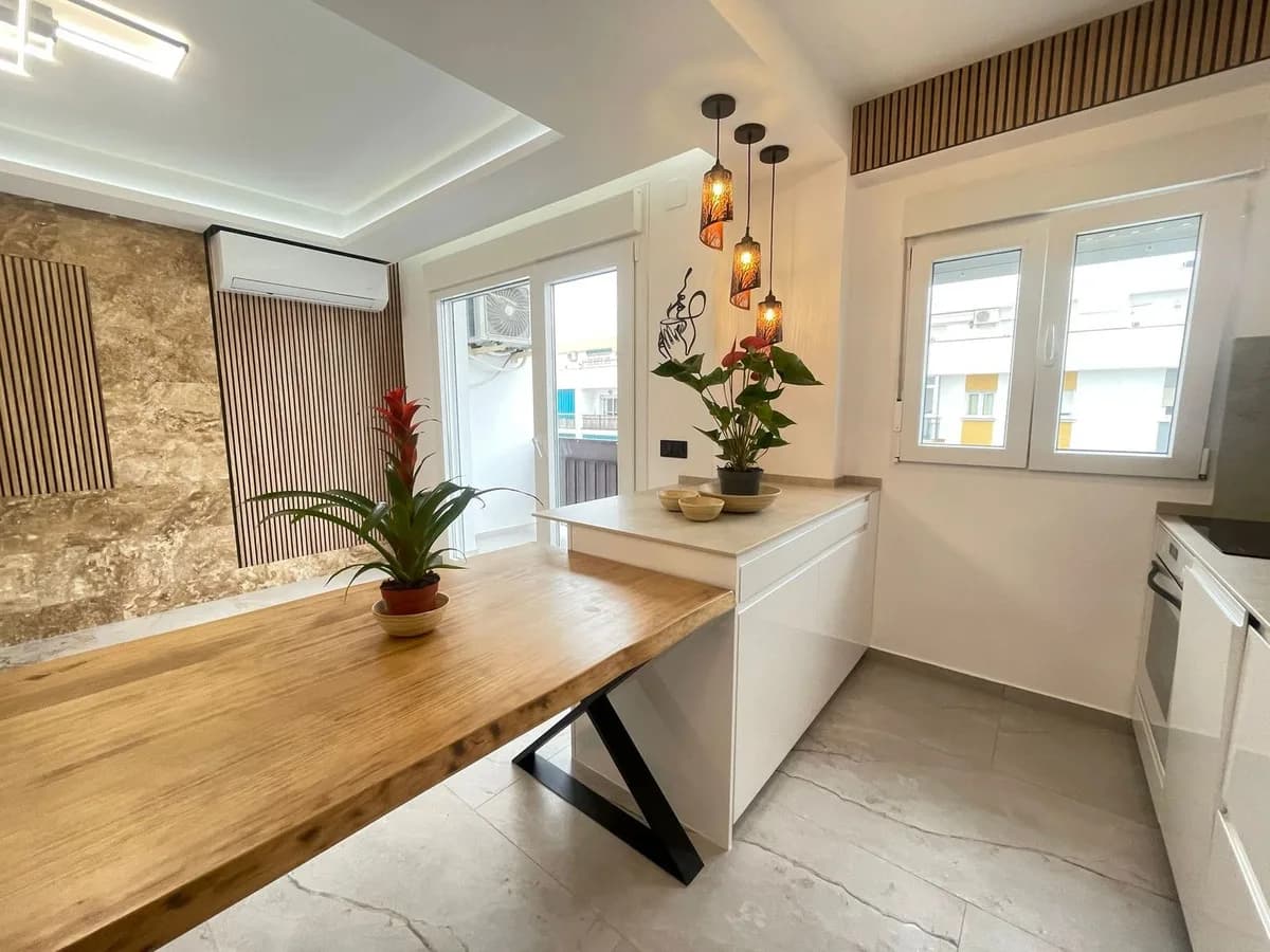 3 Bedroom Top Floor Apartment for Sale in Estepona, Málaga - Image 7
