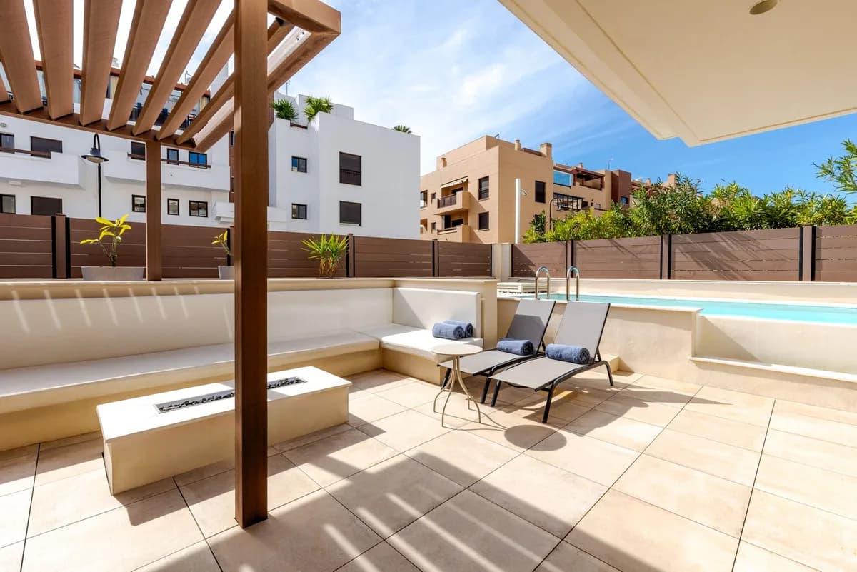 4 Bedroom Townhouse for Sale in Mijas, Málaga - Image 2