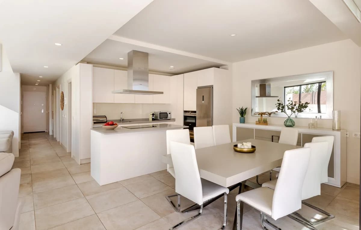 4 Bedroom Townhouse for Sale in Mijas, Málaga - Image 8
