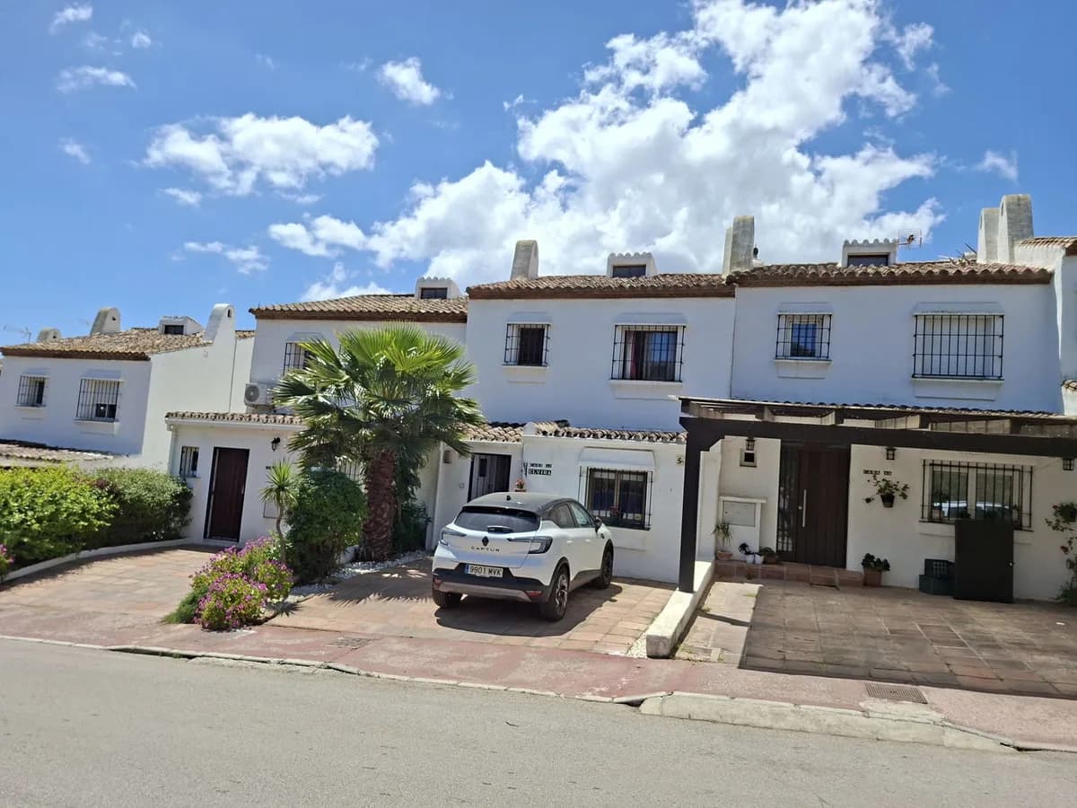 3 Bedroom Townhouse for Sale in La Duquesa, Málaga