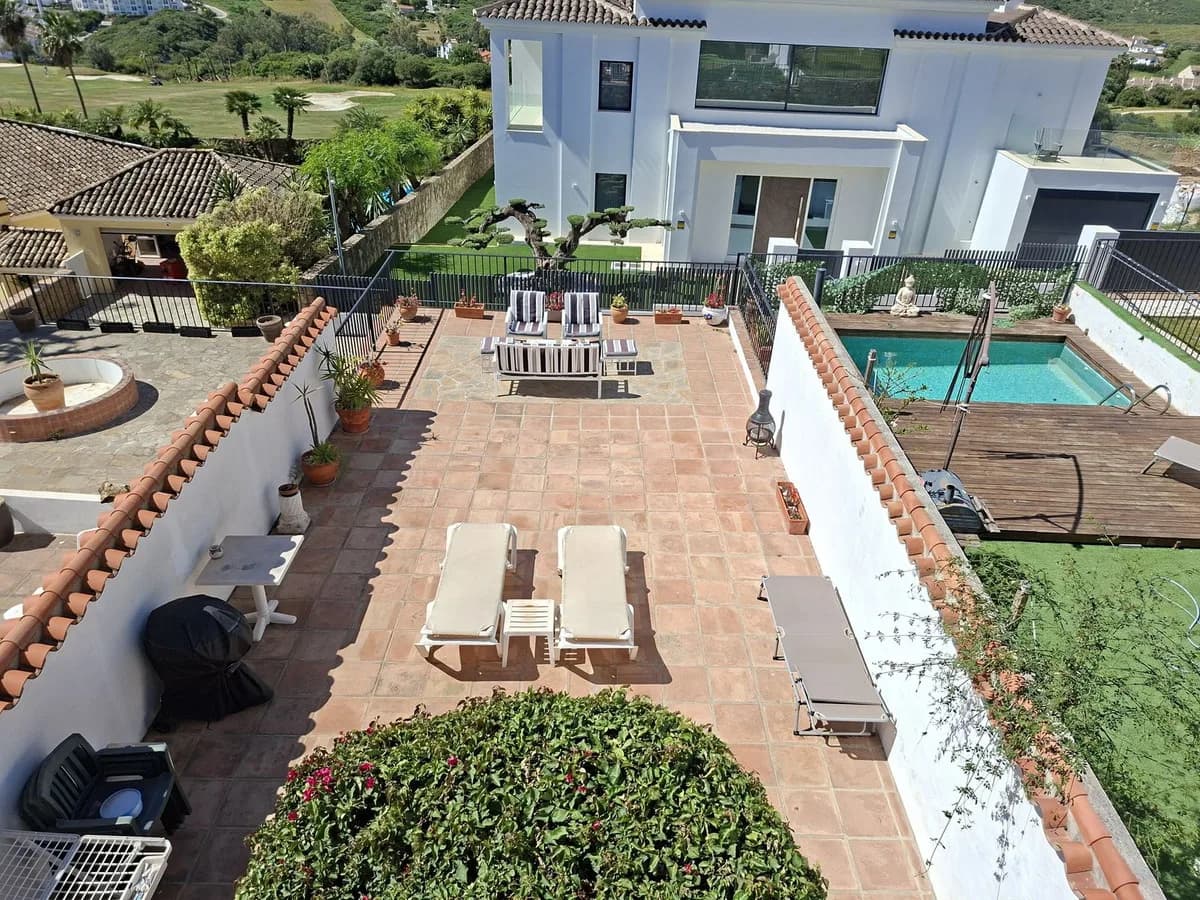 3 Bedroom Townhouse for Sale in La Duquesa, Málaga - Image 3