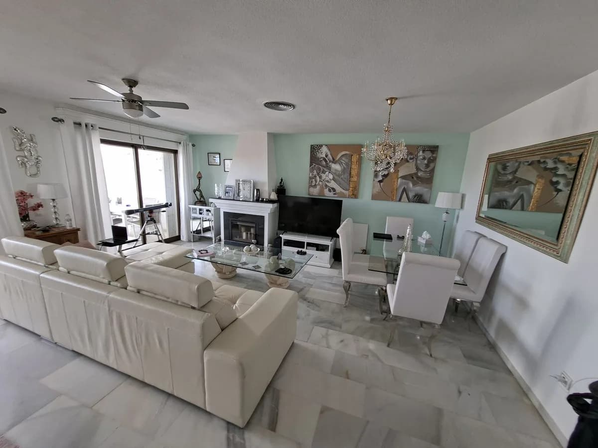 3 Bedroom Townhouse for Sale in La Duquesa, Málaga - Image 4