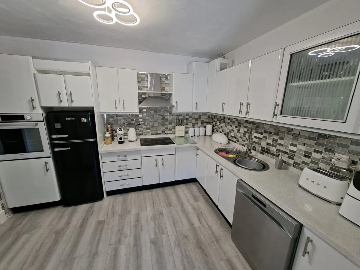 3 Bedroom Townhouse for Sale in La Duquesa, Málaga - Image 7