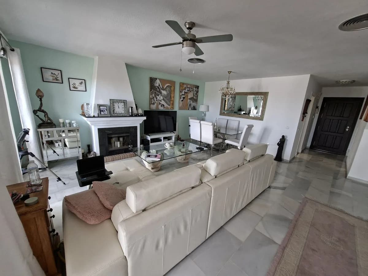 3 Bedroom Townhouse for Sale in La Duquesa, Málaga - Image 8