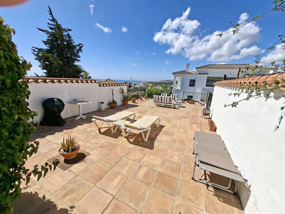 3 Bedroom Townhouse for Sale in La Duquesa, Málaga - Image 9