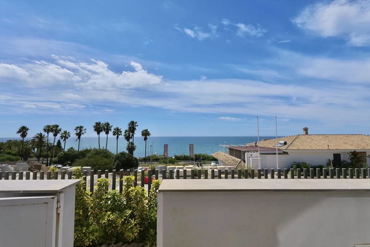 4 Bedroom Ground Floor Apartment for Sale in Mijas Costa, Málaga - Image 2