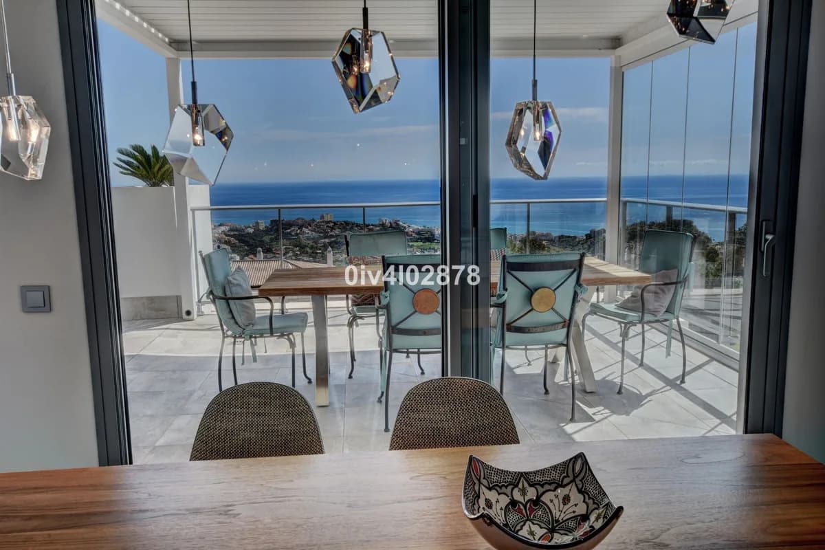 3 Bedroom Penthouse for Sale in Benalmadena Pueblo, Málaga - Image 6