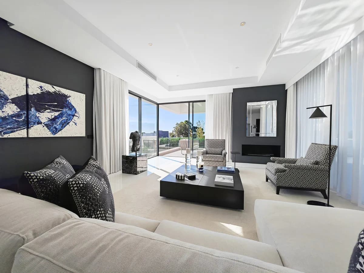5 Bedroom Detached Villa for Sale in Benahavís, Málaga - Image 3