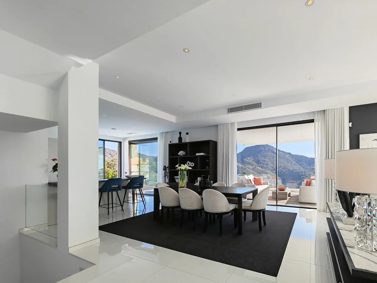 5 Bedroom Detached Villa for Sale in Benahavís, Málaga - Image 7