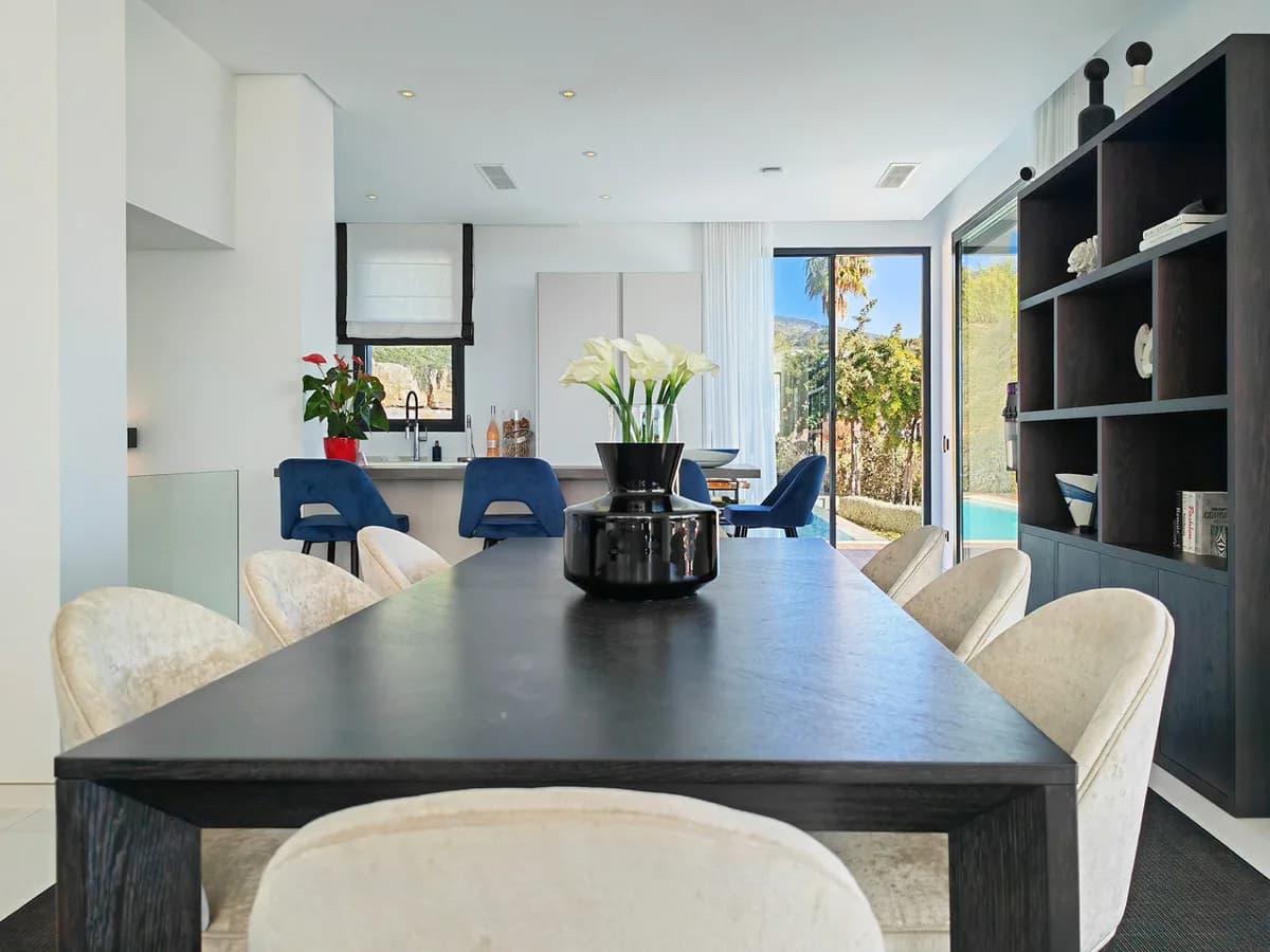 5 Bedroom Detached Villa for Sale in Benahavís, Málaga - Image 9