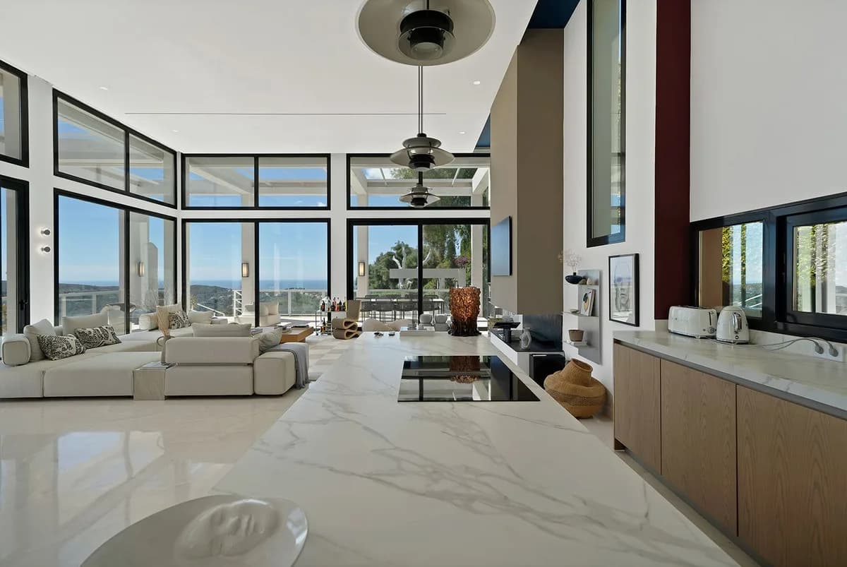 5 Bedroom Detached Villa for Sale in Benahavís, Málaga - Image 9