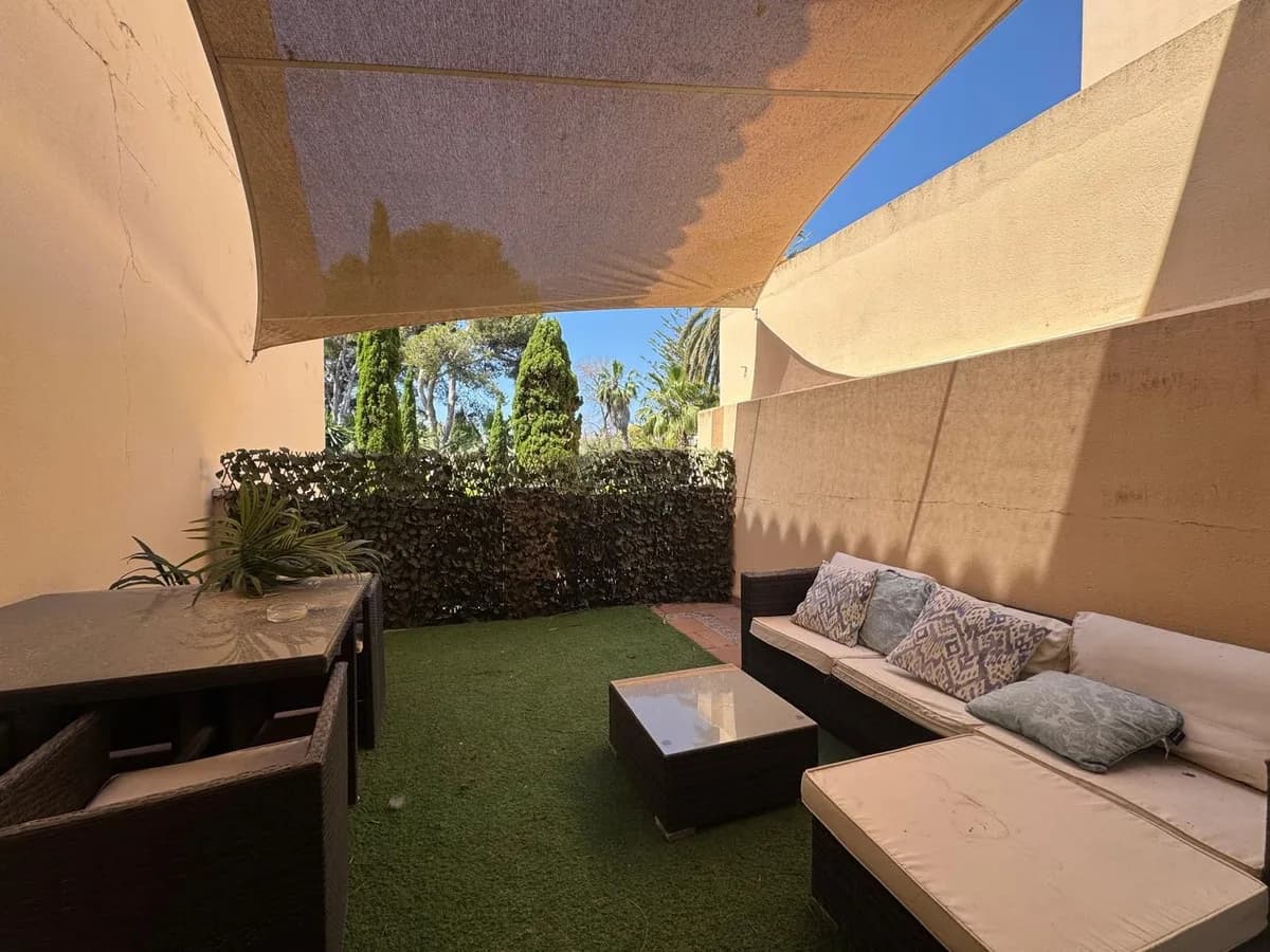 2 Bedroom Middle Floor Apartment for Sale in Puerto Banús, Málaga - Image 6
