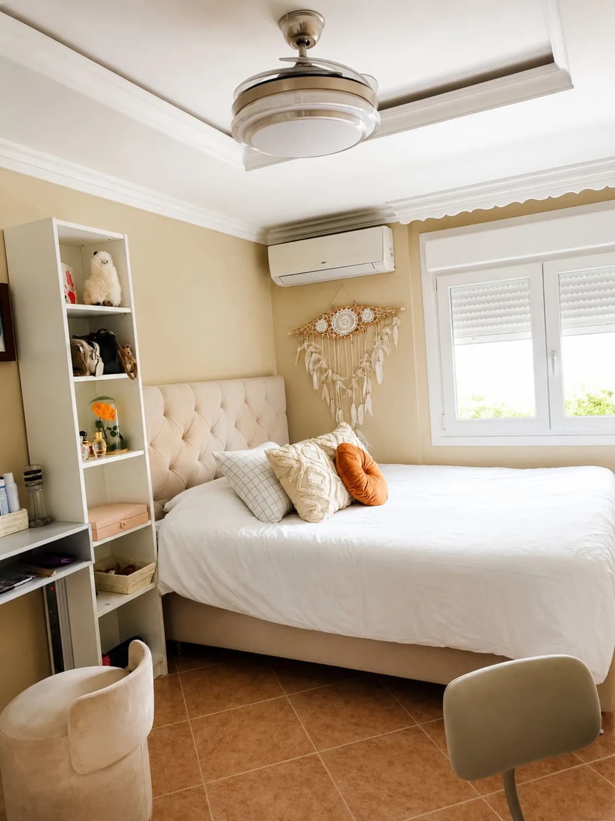 3 Bedroom Middle Floor Apartment for Sale in San Pedro de Alcántara, Málaga - Image 3