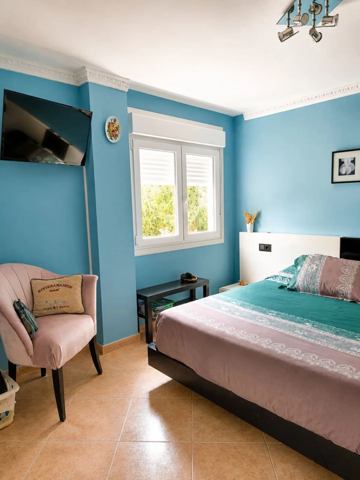 3 Bedroom Middle Floor Apartment for Sale in San Pedro de Alcántara, Málaga - Image 9