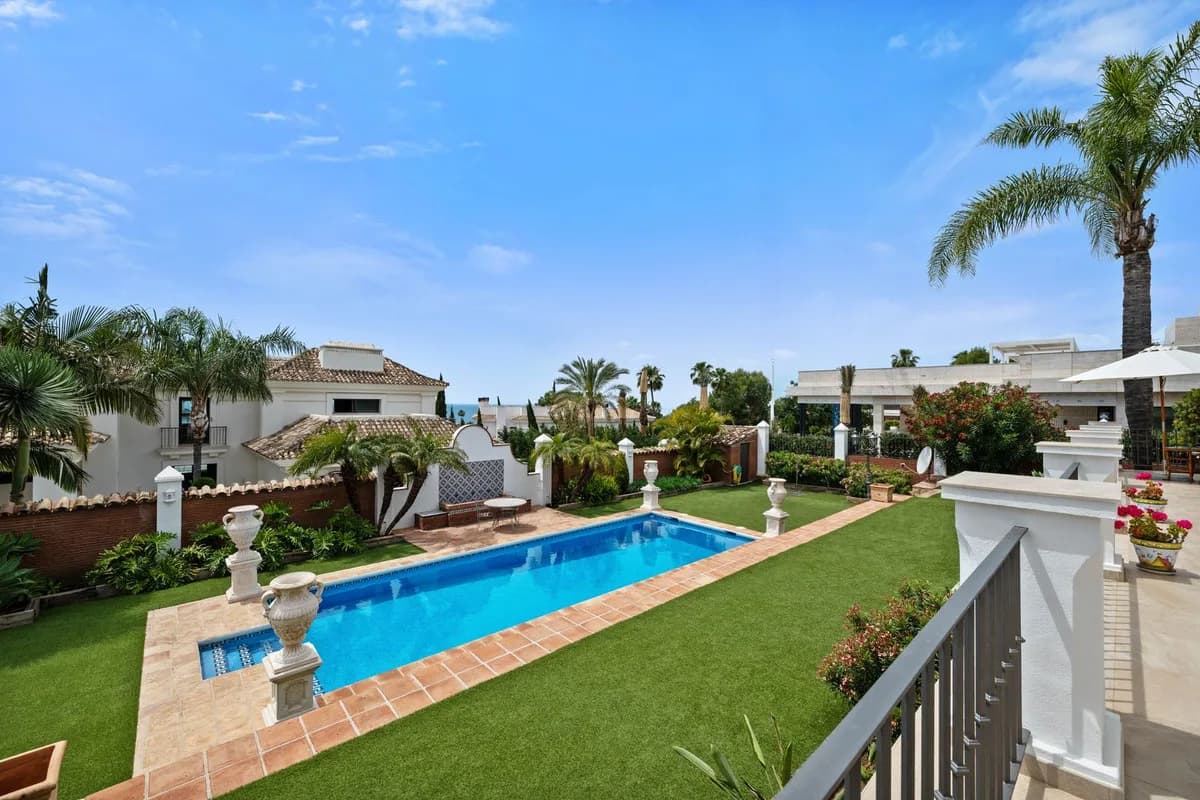 5 Bedroom Detached Villa for Sale in Sierra Blanca, Málaga - Image 4