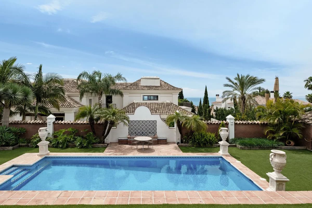 5 Bedroom Detached Villa for Sale in Sierra Blanca, Málaga - Image 9