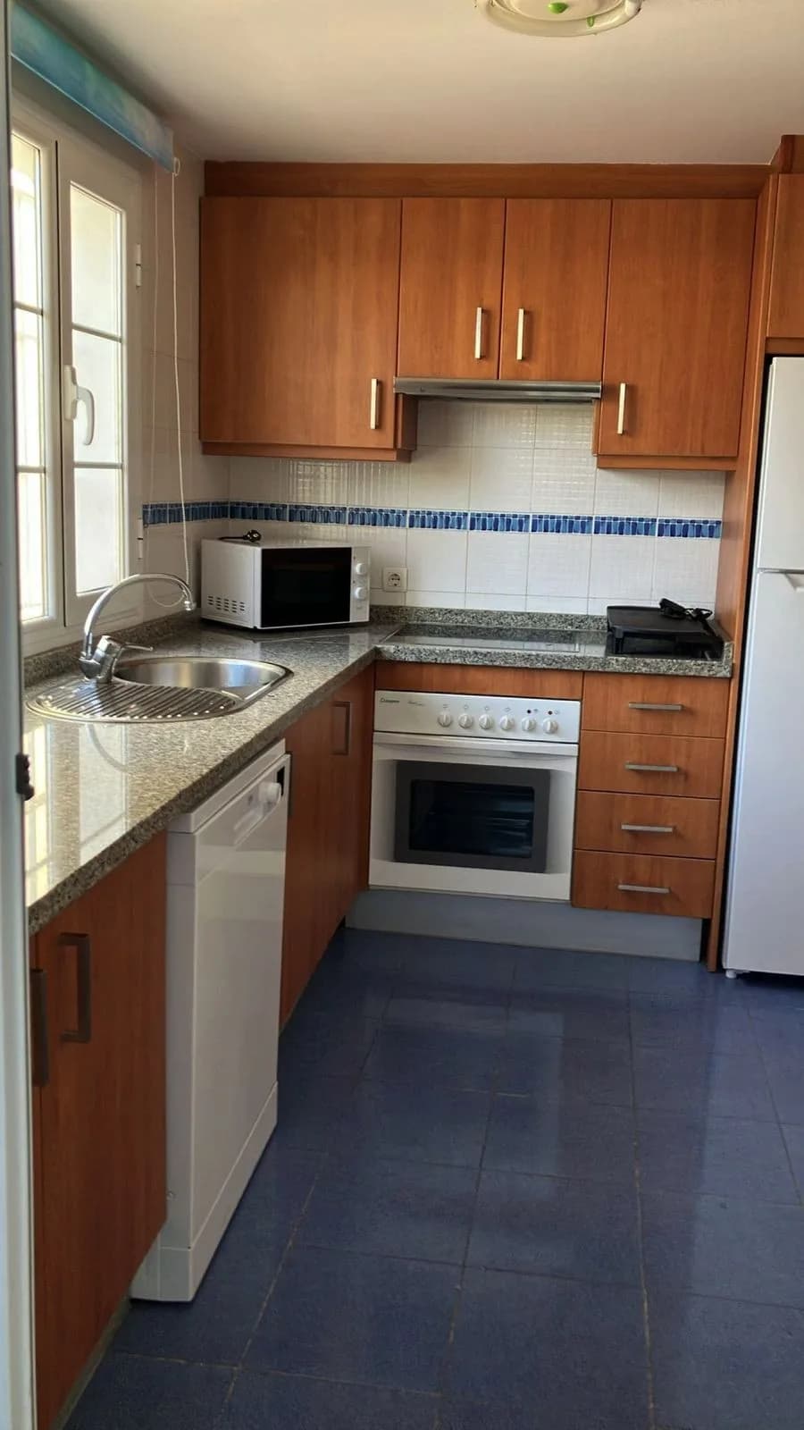 2 Bedroom Ground Floor Apartment for Sale in Estepona, Málaga - Image 5