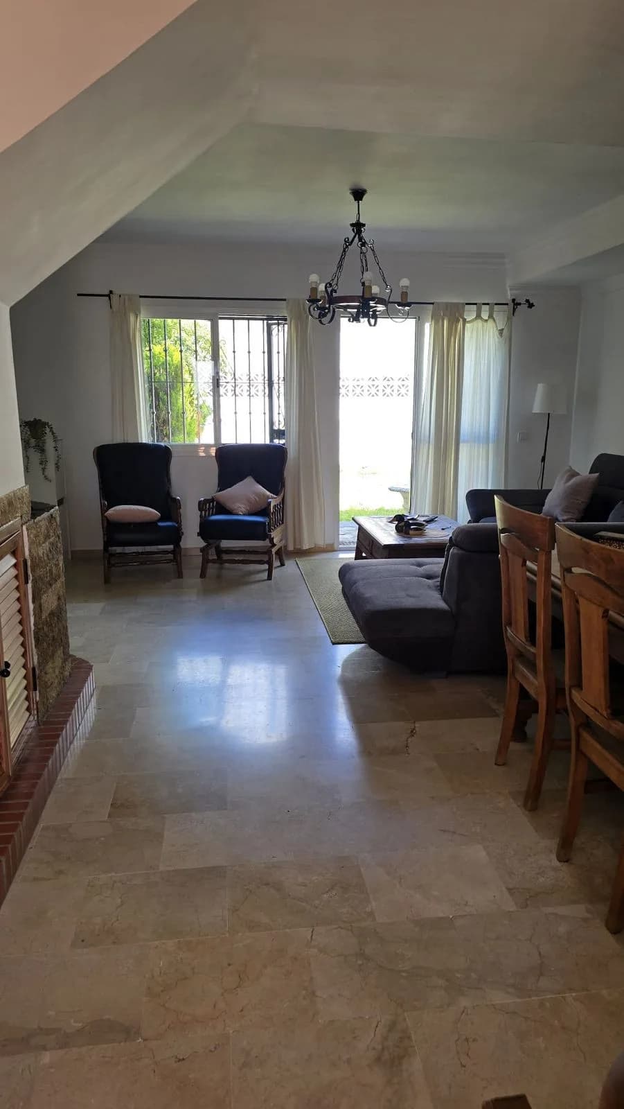 4 Bedroom Townhouse for Sale in Marbella, Málaga - Image 2
