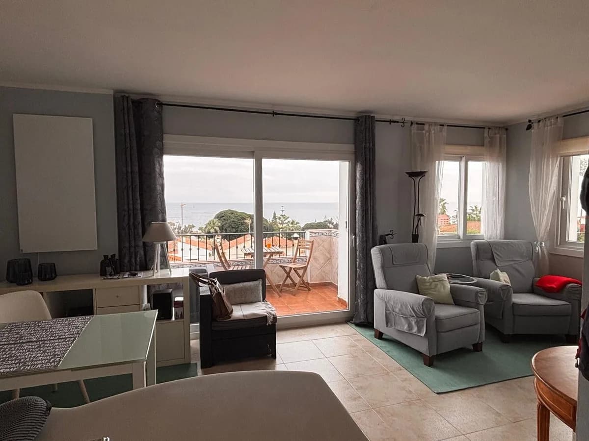 1 Bedroom Top Floor Apartment for Sale in Manilva, Málaga - Image 3