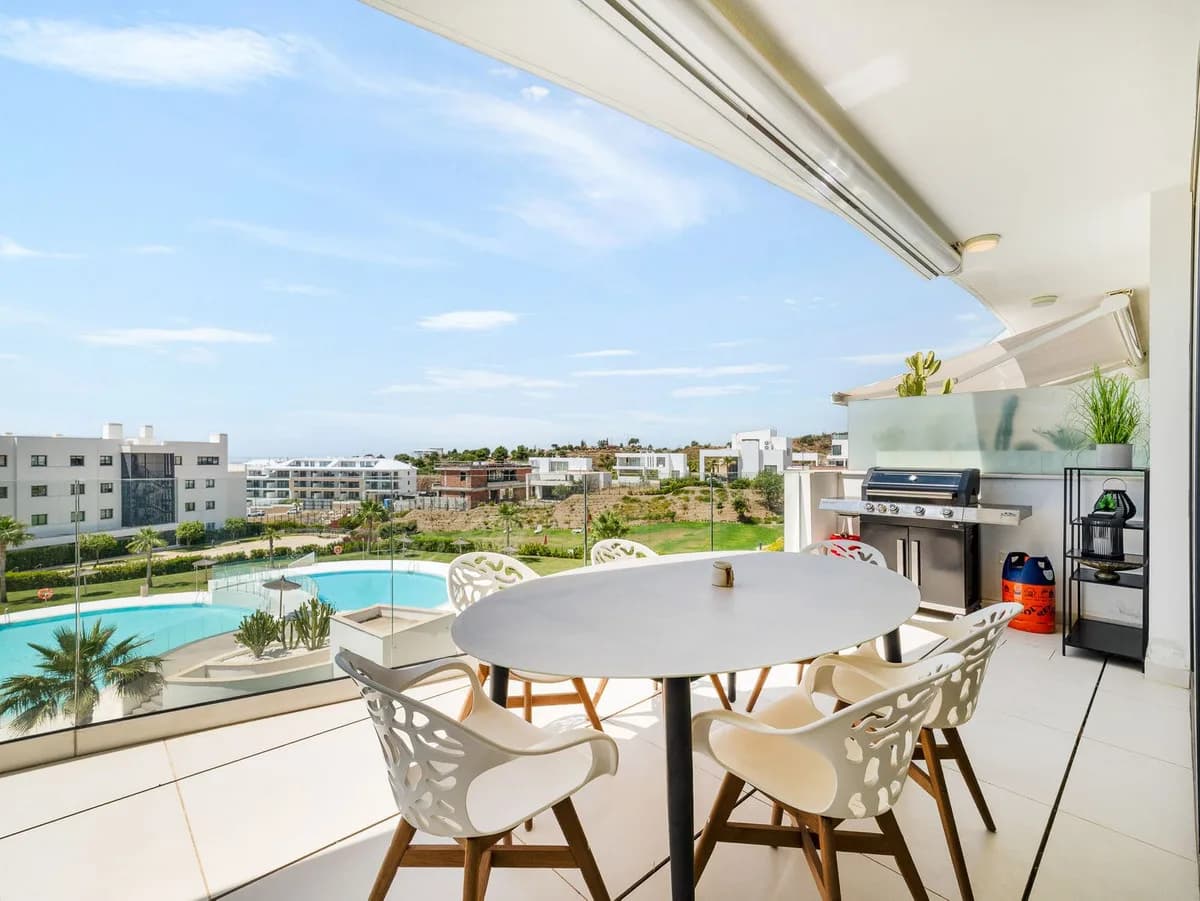 2 Bedroom Middle Floor Apartment for Sale in Fuengirola, Málaga - Image 6