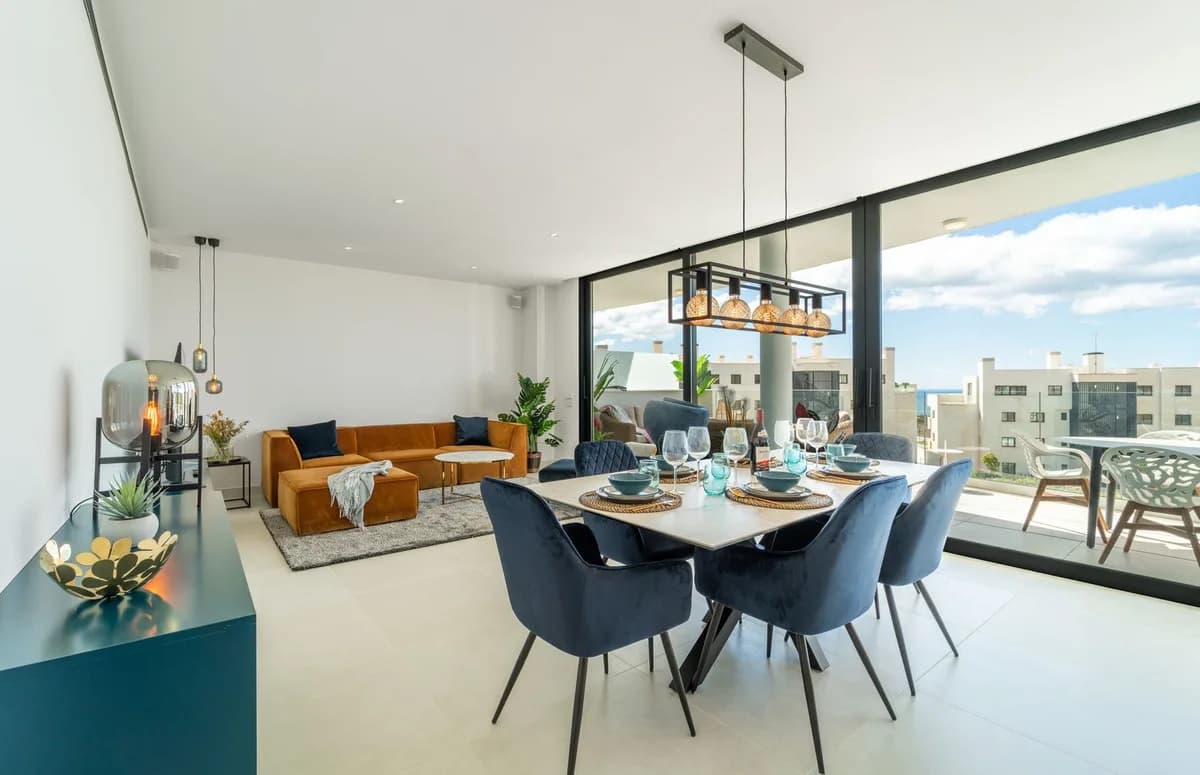 2 Bedroom Middle Floor Apartment for Sale in Fuengirola, Málaga - Image 7