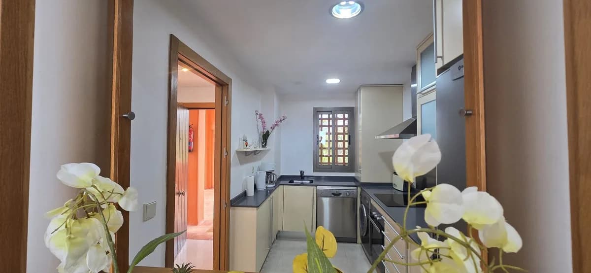 2 Bedroom Penthouse for Sale in New Golden Mile, Málaga - Image 5