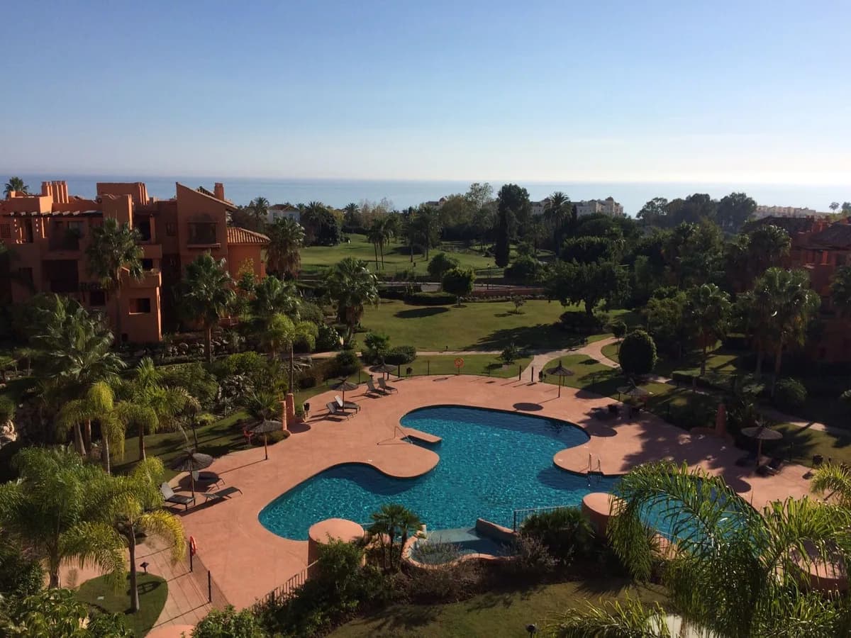 2 Bedroom Penthouse for Sale in New Golden Mile, Málaga - Image 8