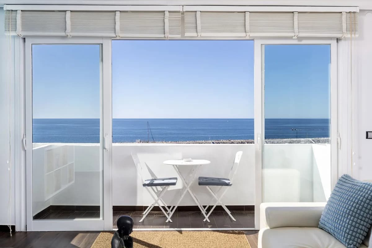 2 Bedroom Top Floor Apartment for Sale in Puerto Banús, Málaga - Image 3