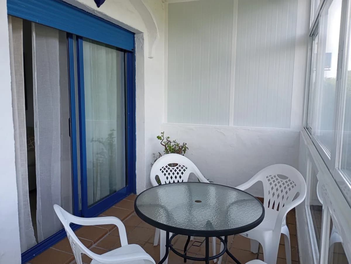 2 Bedroom Middle Floor Apartment for Sale in La Duquesa, Málaga - Image 9