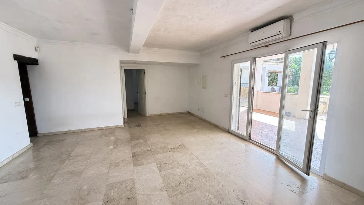3 Bedroom Finca - Cortijo for Sale in Alhaurín el Grande, Málaga - Image 5