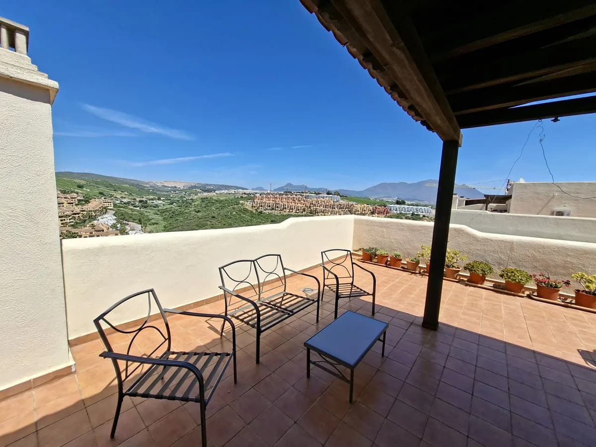 3 Bedroom Penthouse for Sale in La Duquesa, Málaga - Image 5