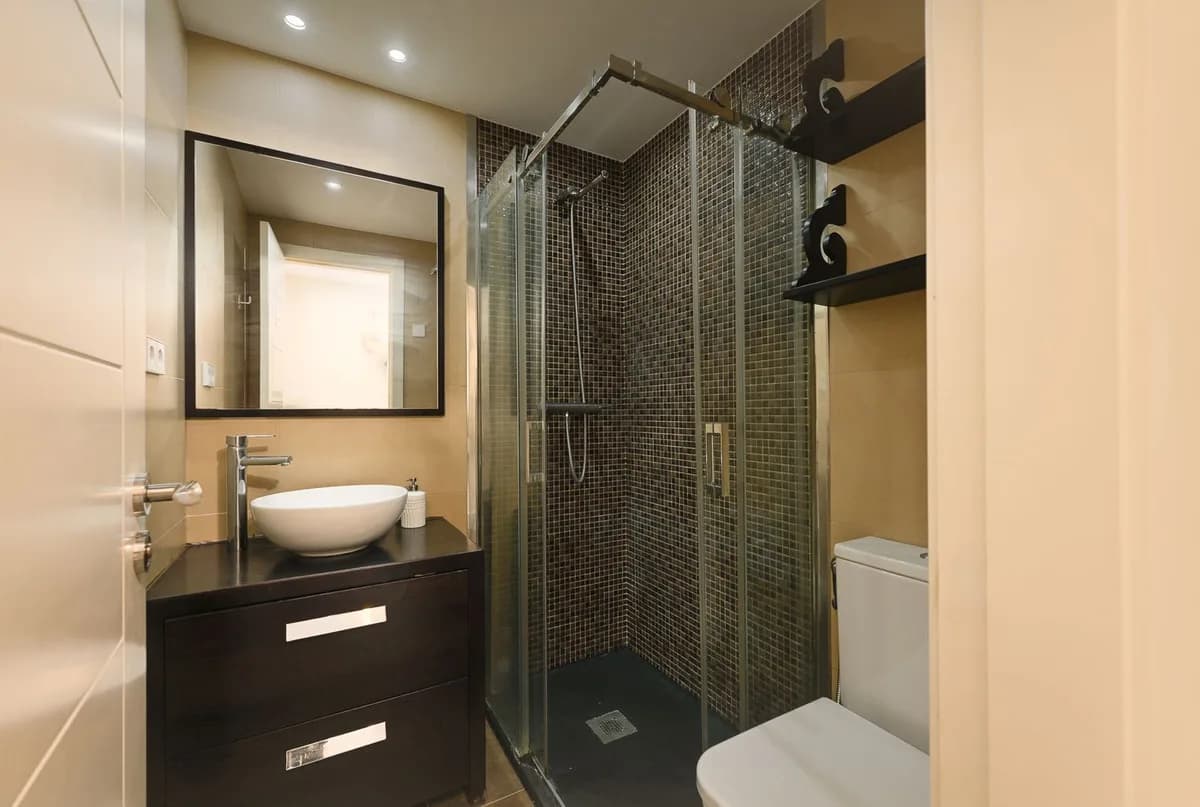 4 Bedroom Middle Floor Apartment for Sale in Fuengirola, Málaga - Image 6