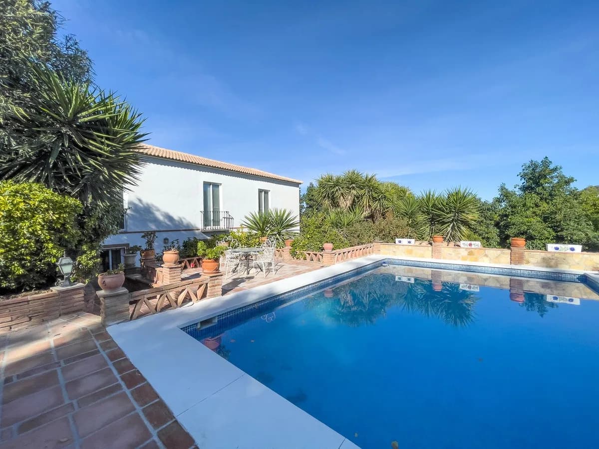 5 Bedroom Finca - Cortijo for Sale in Coín, Málaga - Image 4