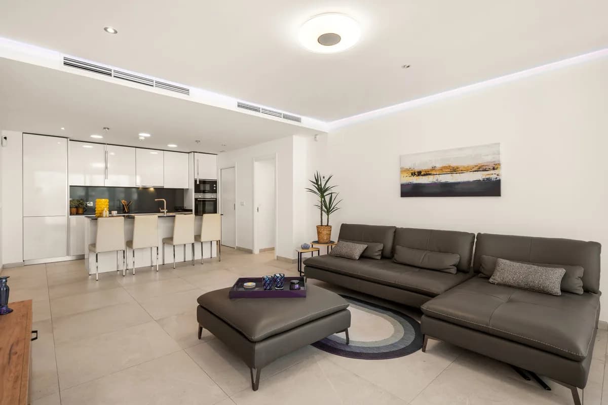 3 Bedroom Penthouse for Sale in Benahavís, Málaga - Image 2