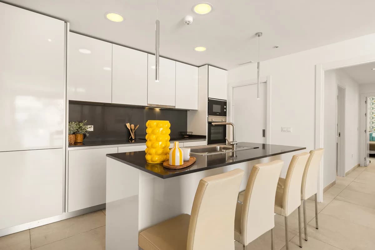 3 Bedroom Penthouse for Sale in Benahavís, Málaga - Image 5