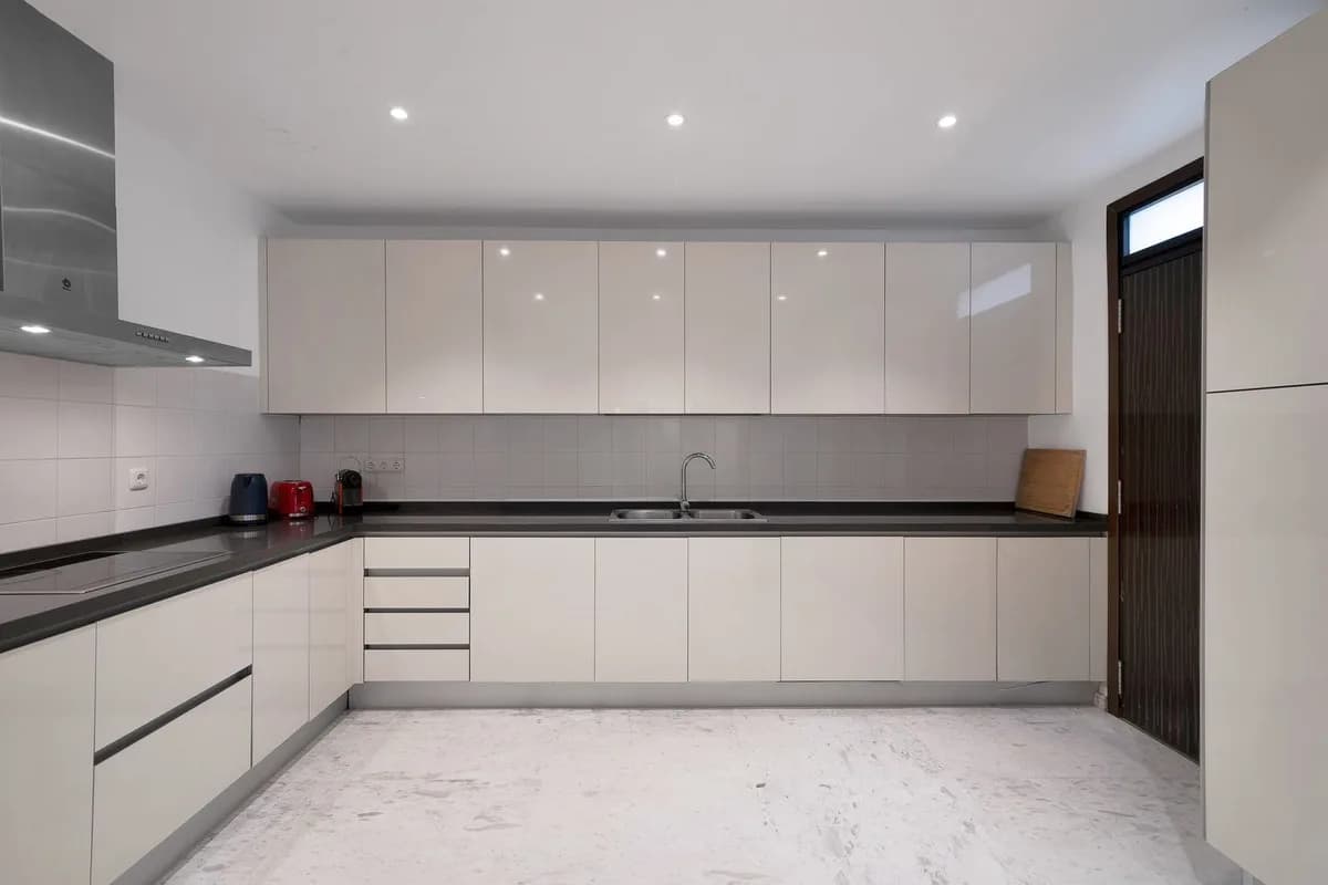 2 Bedroom Ground Floor Apartment for Sale in La Mairena, Málaga - Image 3