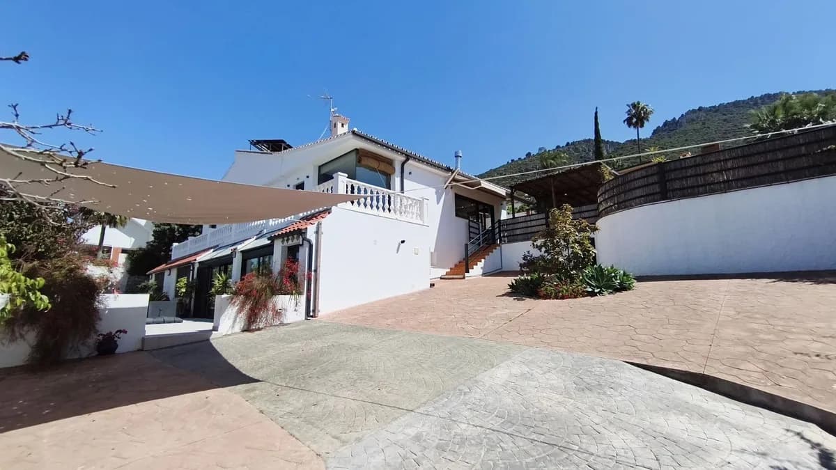 6 Bedroom Detached Villa for Sale in Alhaurín de la Torre, Málaga - Image 4