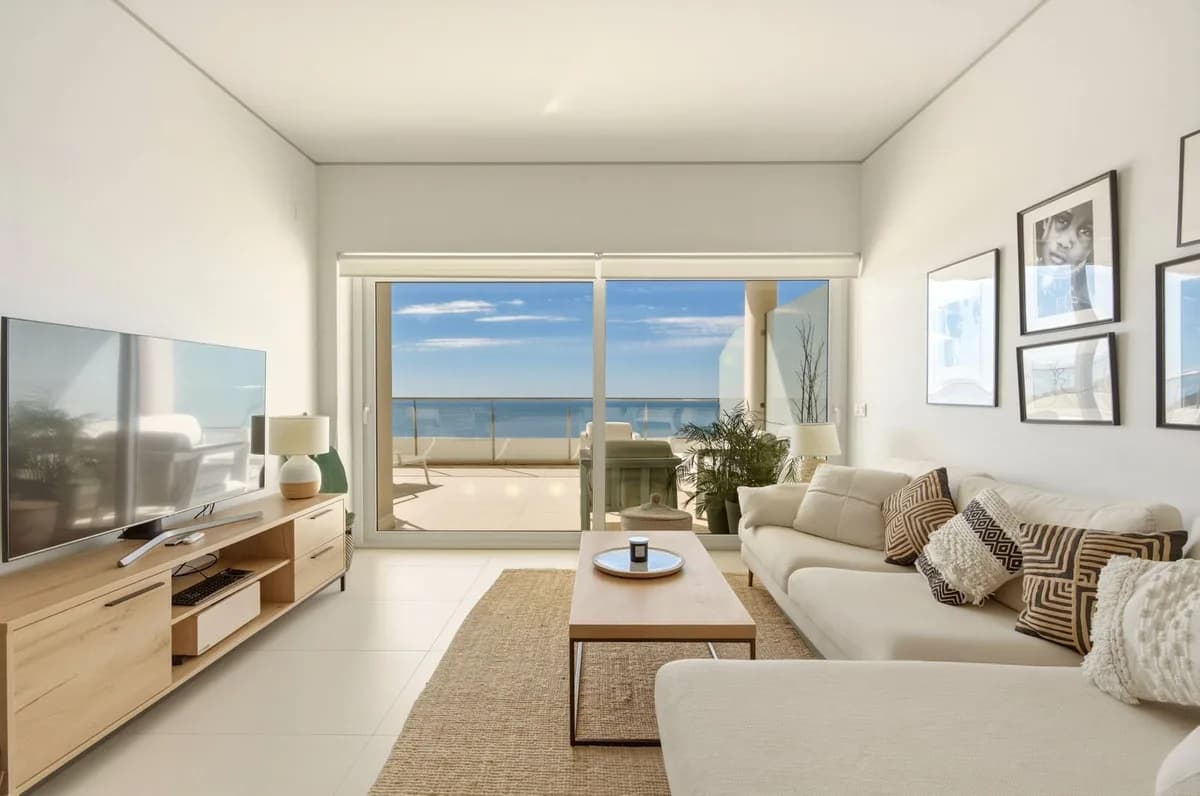 2 Bedroom Top Floor Apartment for Sale in Benalmadena Costa, Málaga