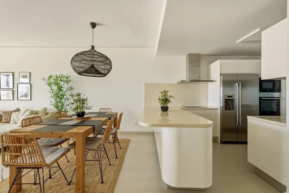 2 Bedroom Top Floor Apartment for Sale in Benalmadena Costa, Málaga - Image 9