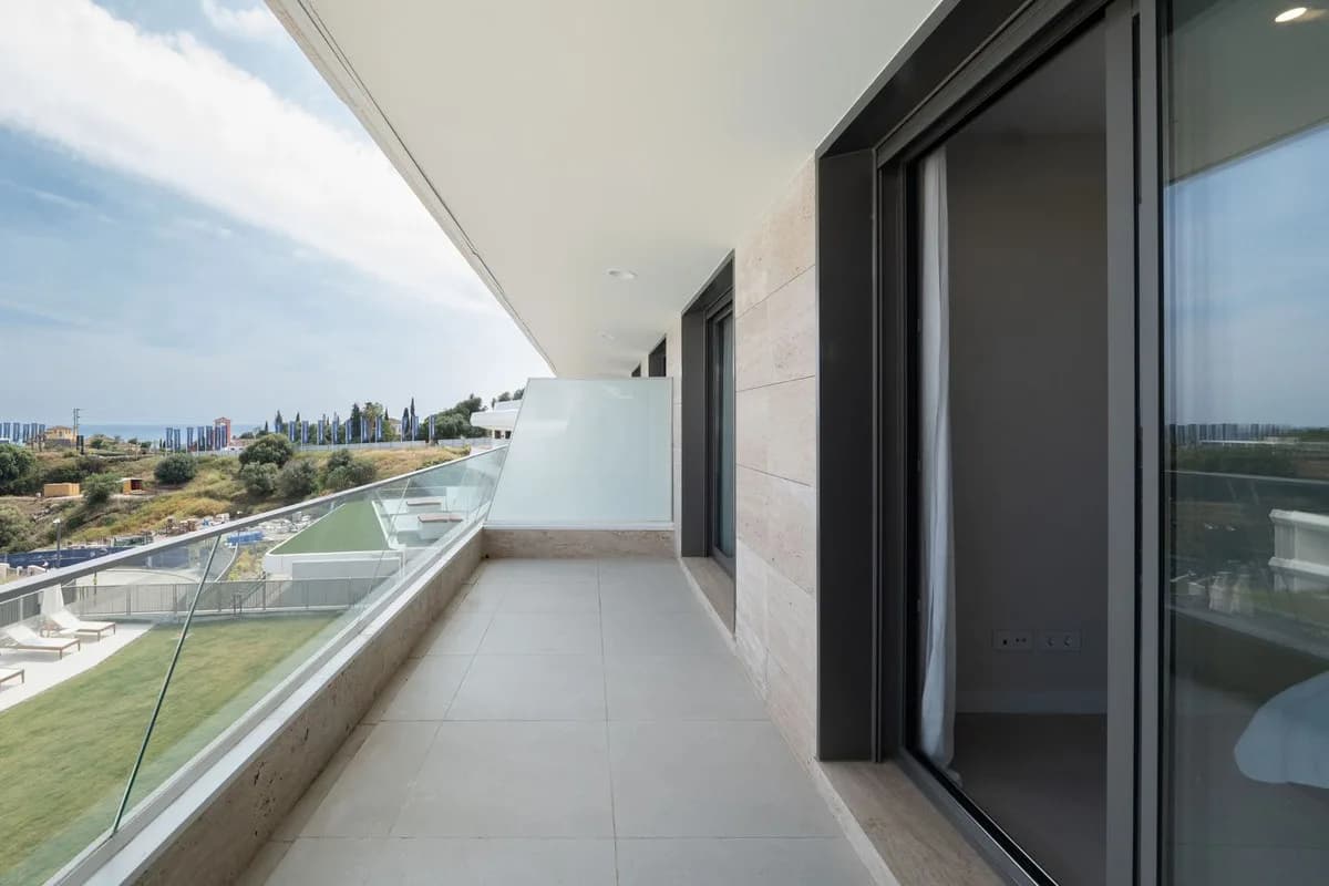 2 Bedroom Duplex for Sale in Selwo, Málaga - Image 6