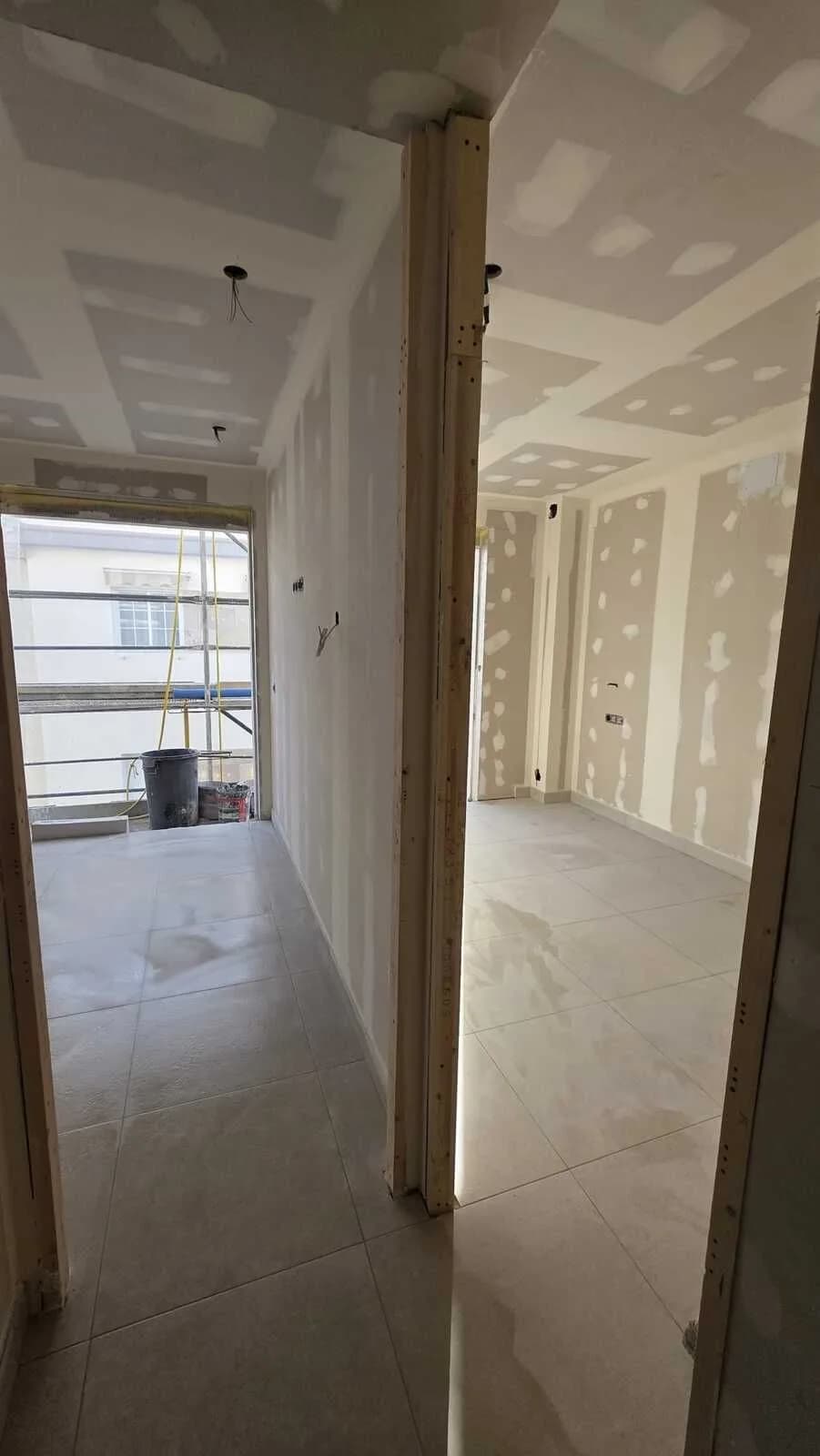 2 Bedroom Middle Floor Apartment for Sale in Fuengirola, Málaga - Image 3
