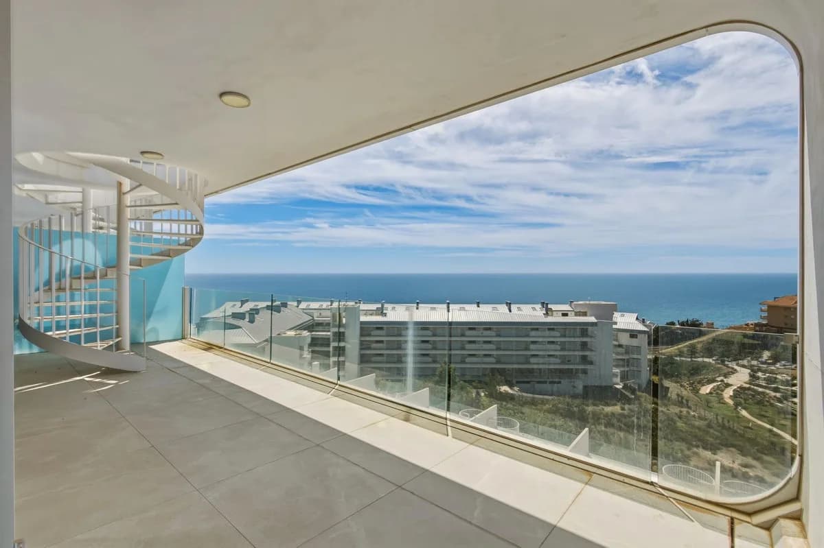 2 Bedroom Penthouse Duplex for Sale in Fuengirola, Málaga - Image 3