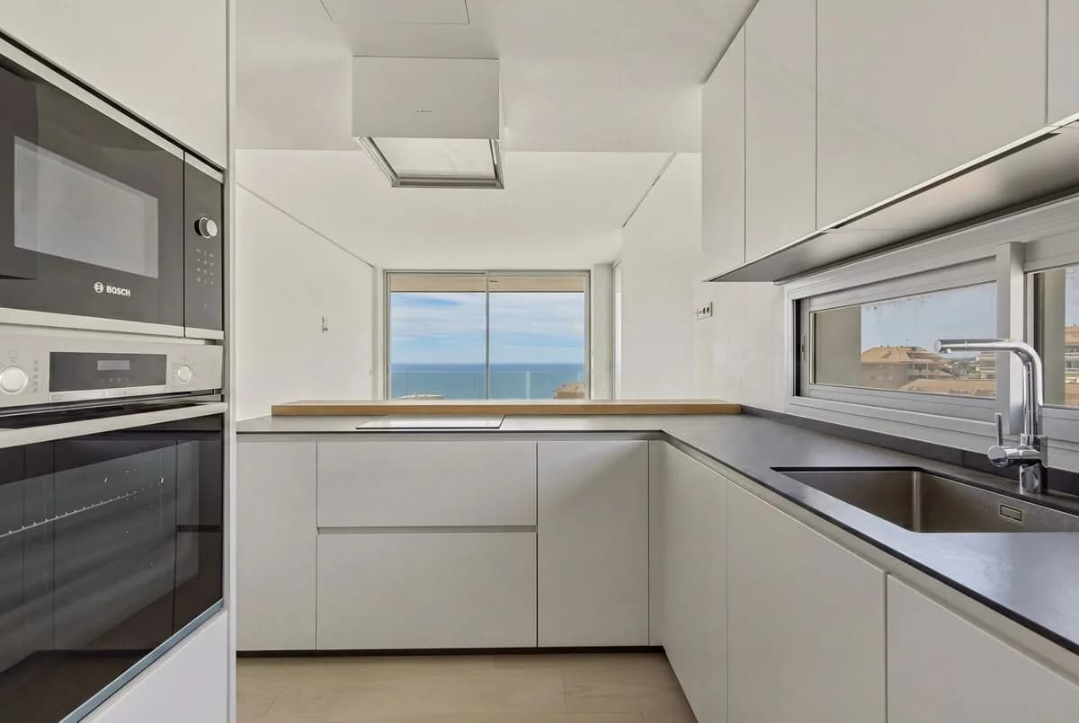 2 Bedroom Penthouse Duplex for Sale in Fuengirola, Málaga - Image 4