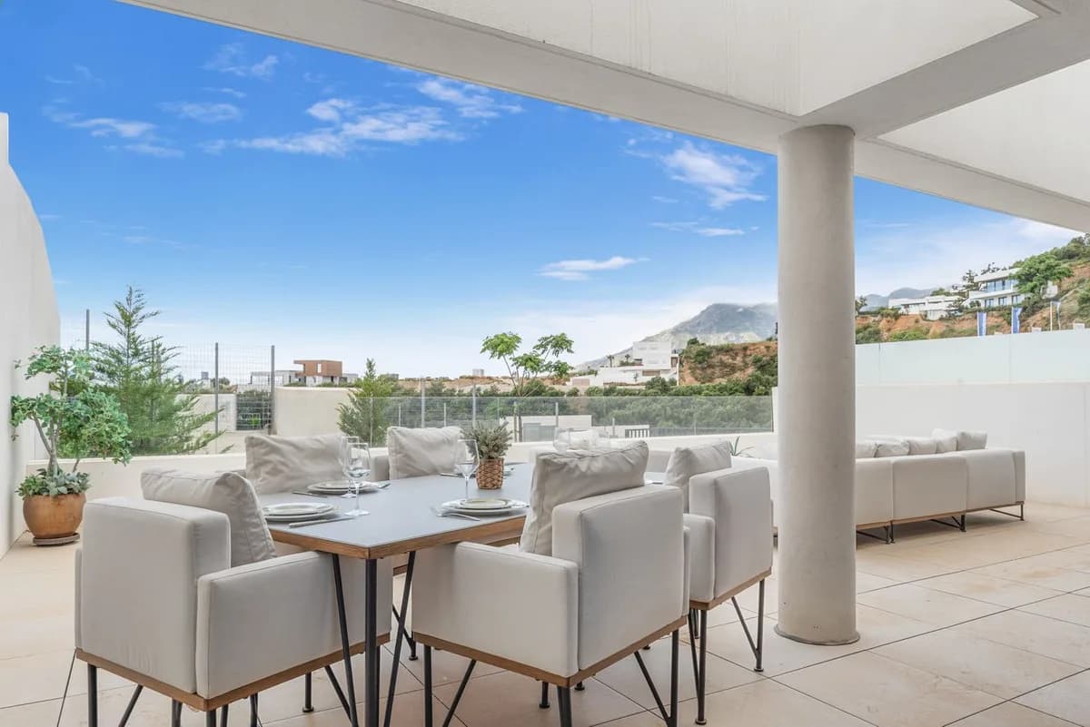 2 Bedroom Ground Floor Apartment for Sale in Altos de los Monteros, Málaga - Image 4
