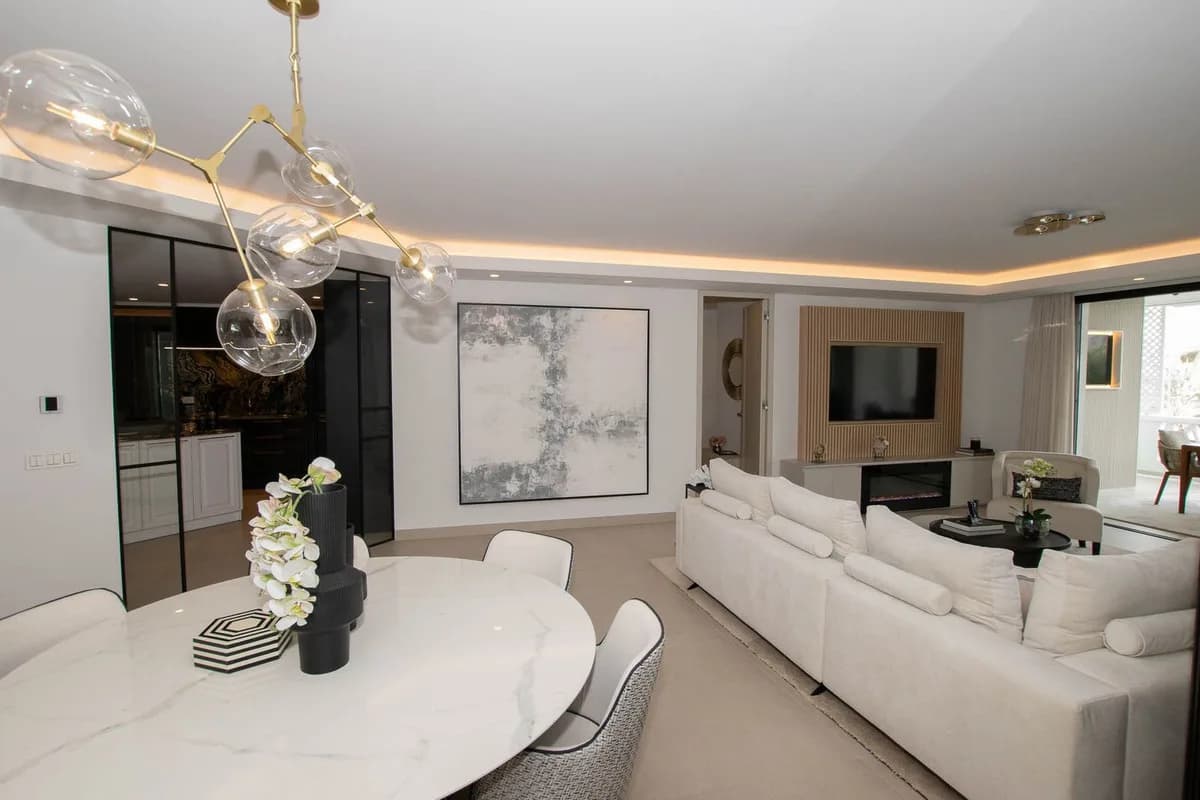 3 Bedroom Middle Floor Apartment for Sale in Puerto Banús, Málaga - Image 7