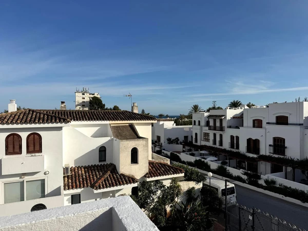 3 Bedroom Townhouse for Sale in New Golden Mile, Málaga - Image 8
