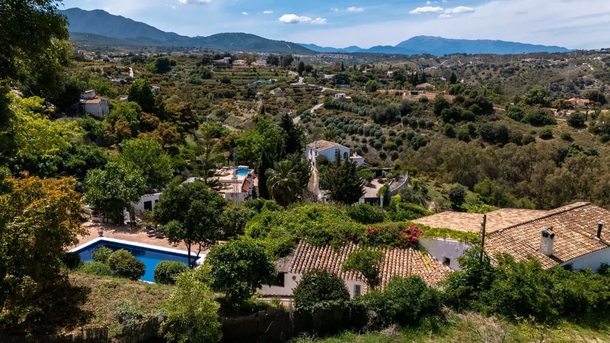 3 Bedroom Finca - Cortijo for Sale in Alhaurín el Grande, Málaga