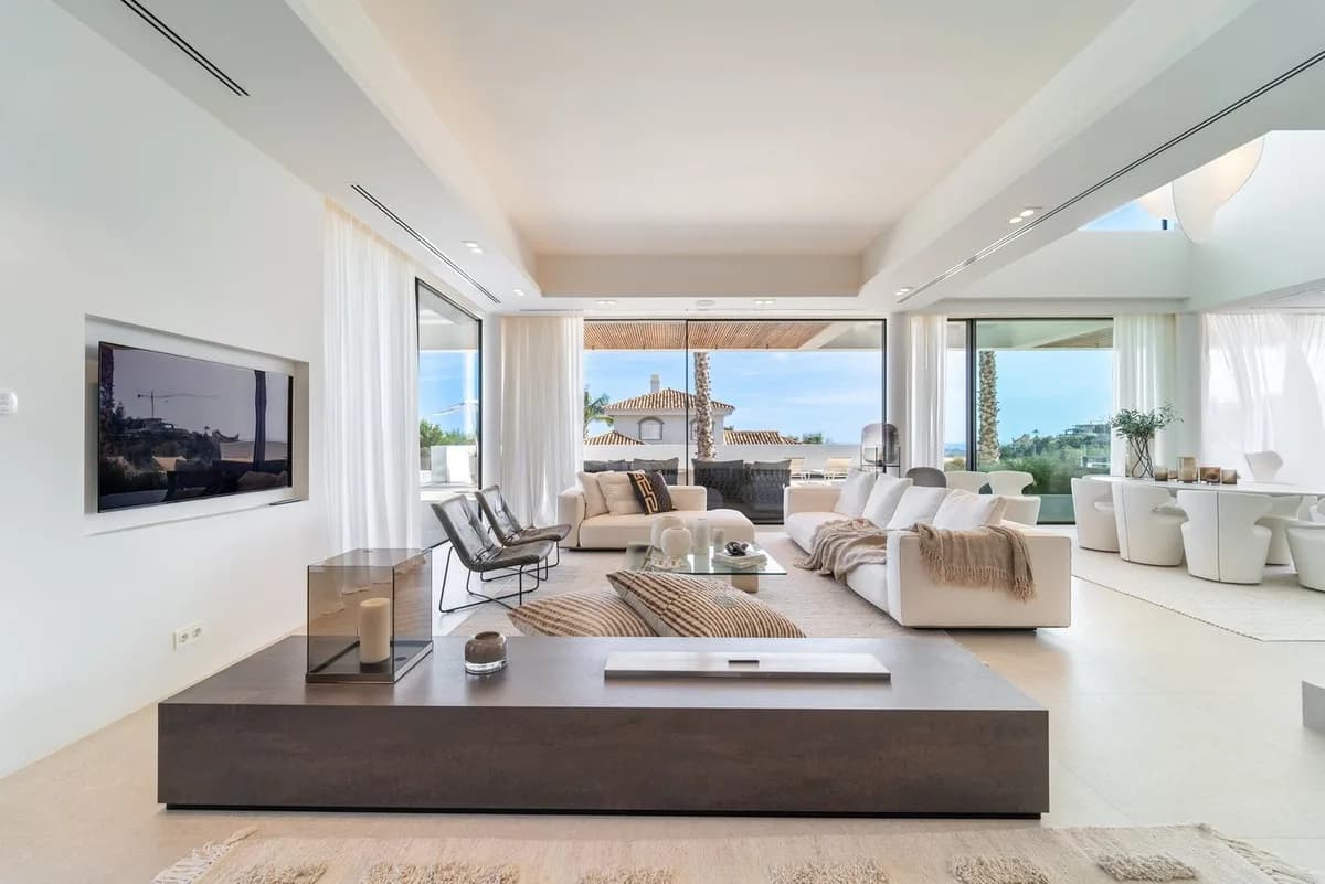 6 Bedroom Detached Villa for Sale in Benahavís, Málaga - Image 5