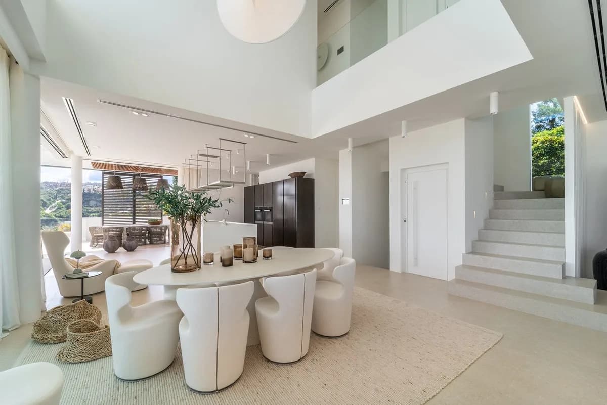 6 Bedroom Detached Villa for Sale in Benahavís, Málaga - Image 7