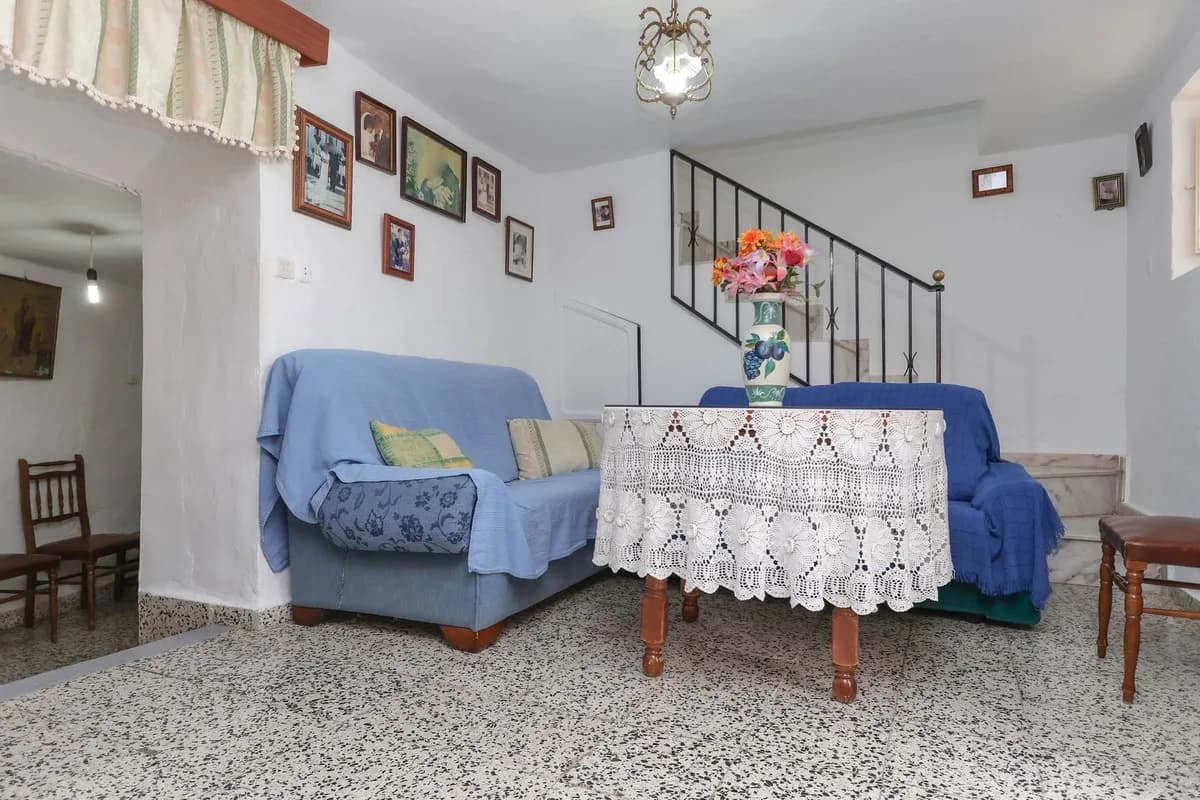 6 Bedroom Townhouse for Sale in Tolox, Málaga - Image 7